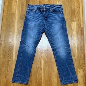 American Eagle Outfitters Men's Classic Blue Jeans